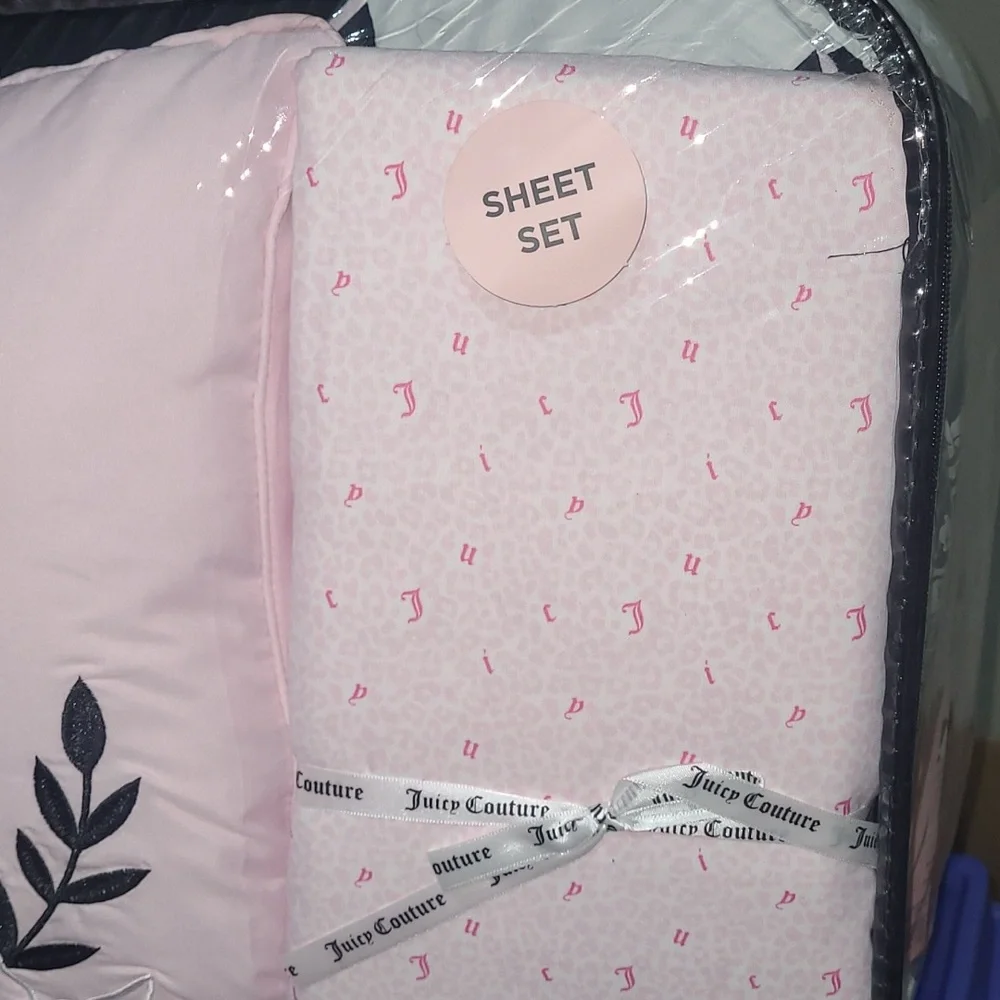 Juicy Couture Black and White 8-Piece Bed Set - King